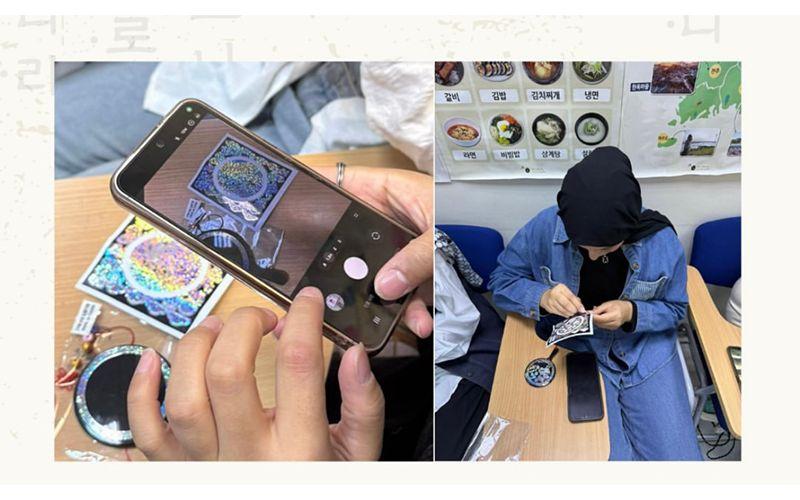 الطلاب وهم يقوموا بزخرفة المرايا الكورية التقليدية. (الصورة من معهد الملك سيجونغ في الأردن تم أخذ الإذن باستخدام الصورة.)