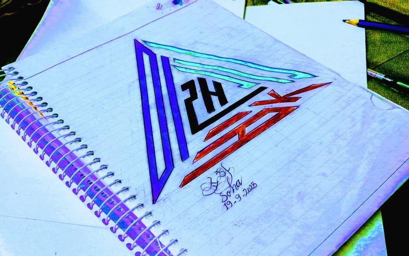 صورة توضح تصميمًا بالخط 'الكوفي المربّع' لكتابة الهانغول بعنوان: 'اصنع المستقبل' (الصورة من المراسلة، سُها علي.)