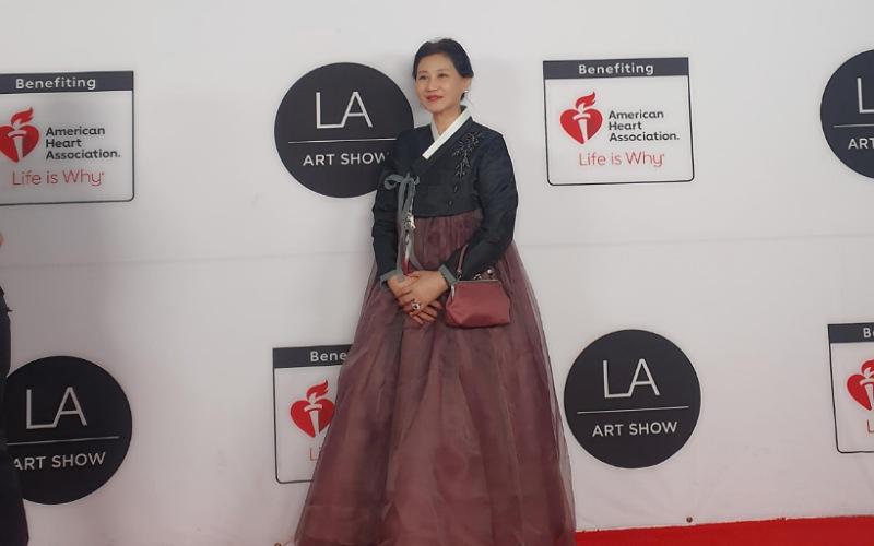 الفنانة الكورية سو أون جين فى معرض لوس أنجلوس للفن المعاصر. (الصورة من الفنانة سو أون جين وتم أخذ الإذن لاستخدامها.)