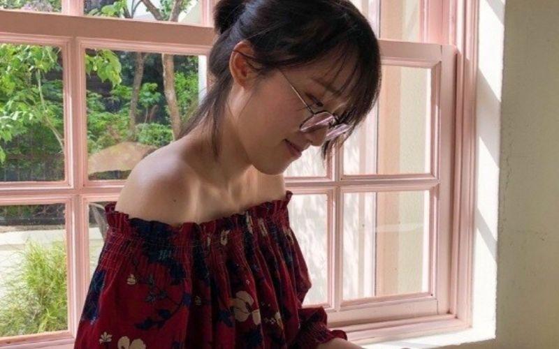 صورة للكاتبة إي هي جو خلال جلسة تصوير. (تعود حقوق الصورة إلى الكاتبة إي هي جو)