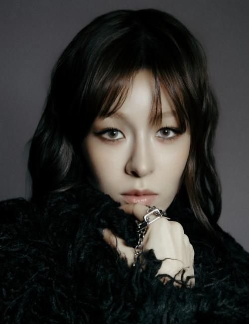 صورة للمغنية نيكا. (الصورة من كوريا نت)