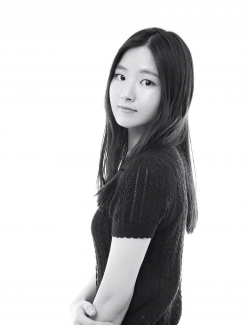 صورة للكاتبة سولمي باك خلال جلسة تصوير. (الصورة من سولمي باك وتم أخذ الإذن لاستخدامها)