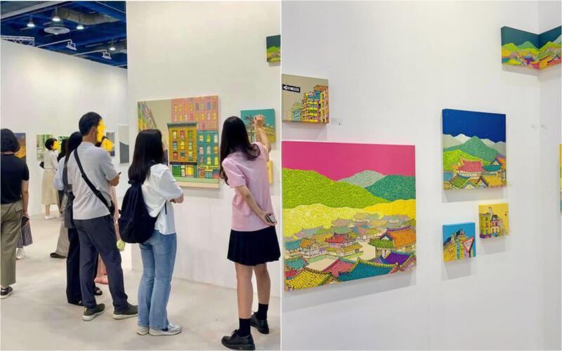 نرى في الصور عرض لوحات الفنانة ييريم لي في معرض كيياف 2025 في سيؤول ونرى الجمهور يستمتع بمشاهدة وفهم هذه الأعمال الفنية المبهرة الدافئة (الصور من ييريم لي وتم أخذ الإذن لاستخدامها.)