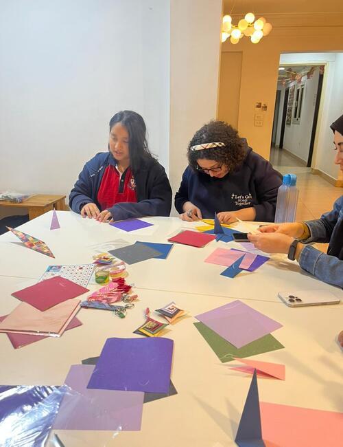 صورة لي أثناء عمل النوريغي في الورشة. (الصورة من أمنيه أمير)