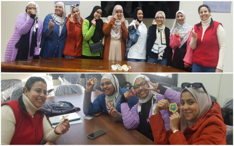 صورة تذكارية للطالبات المشاركات في الورشة بعد انتهائها. (الصور من زينب نيازي حسن)
