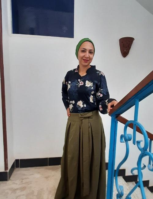 صورة المراسلة شيماء رشدي بتنورة الهانبوك التي صنعتها بنفسها. (الصورة من: شيماء رشدي)