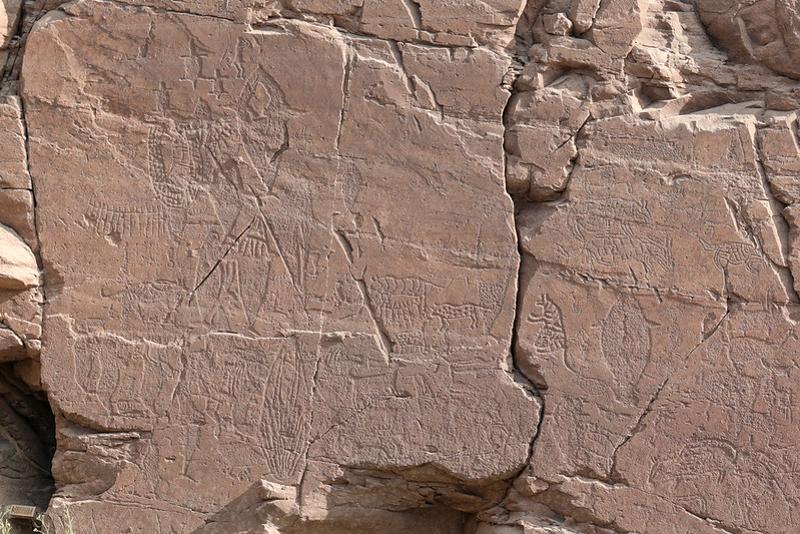 نقوش &laquo;بانغوداي&raquo; الصخرية في قرية دايغوك-ري ببلدة أونيانغ، التابعة لمنطقة أولجو في مدينة أولسان الكورية، تجمع بدقة بين حيوانات بحرية، مثل السلاحف والحيتان، وحيوانات برية، مثل النمور المرقطة والأسود. (المصدر: بارك ديه-جين)