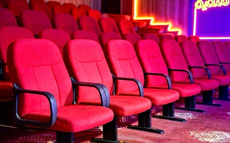قاعة العرض جاهزة لاستقبال الجمهور قبل بدء فعاليات المهرجان السينمائية. (المصدر: مودة سلامة)
