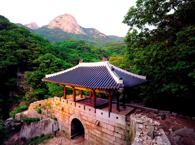 كوريا تتقدم بطلب إدراج ’تحصينات العاصمة هانيانغ‘ على قائمة اليونسكو للتراث العالمي