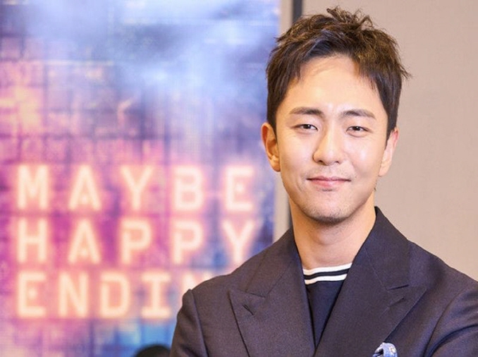 بارك تشون هيو راوي القصص الذي أسر العالم بروحٍ كورية... كوريا نت تختاره 'شخصية العام 2025‘