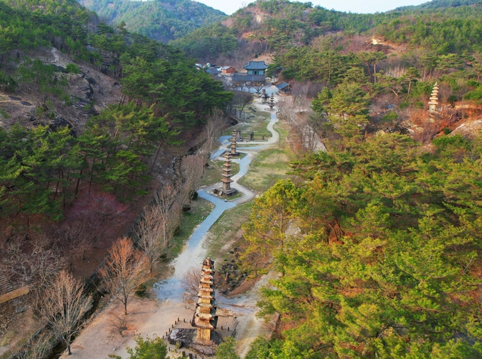  [القائمة التمهيدية للتراث العالمي لليونسكو] ③ معبد أونجو-سا في هواسون: تمردٌ على القوالب البوذية النمطية